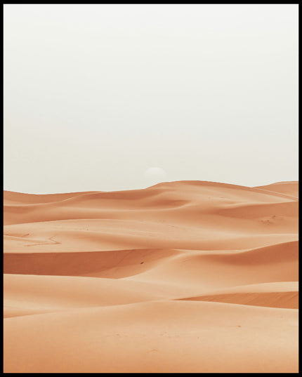 Ein Poster von den weichen, geschwungenen Sanddünen der Sahara.